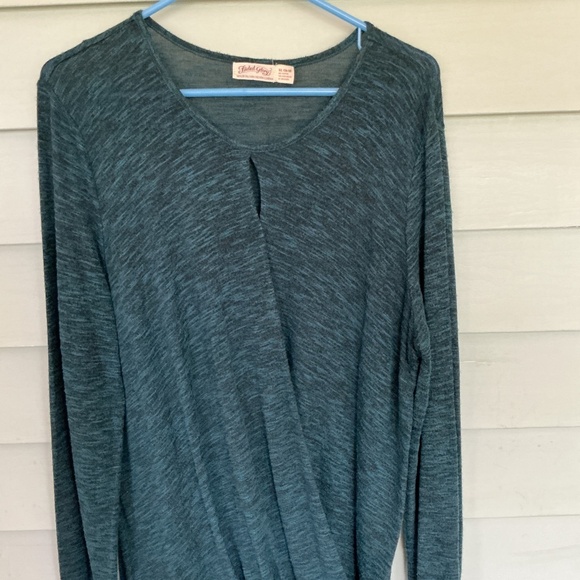 Woman’s top - Picture 2 of 5